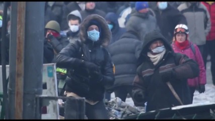Полицаите горят от коктейли Молотов(протест в Украйна)