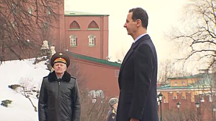 Russia: President Assad joins guard of honour in laying wreath at Tomb of Unknown Soldier