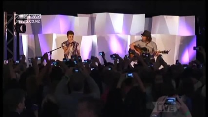 Justin Bieber &'as Long as You Love Me&' Live acoustic in New Zealand - July 2012 - uget