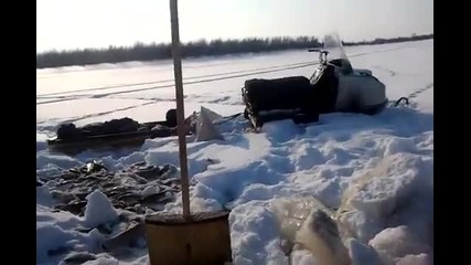 Необикновен руски риболов с клещи ! Смях!