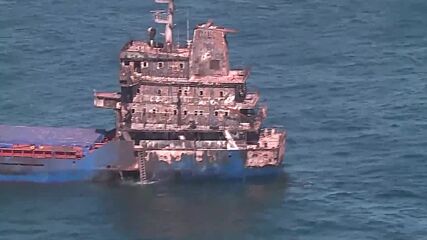 Двама военни са направили десант на единия атакуван кораб в Черно море, не е намерен дрон