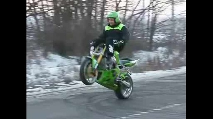 Kawasaki Zx6r 636 Stunts By Feri