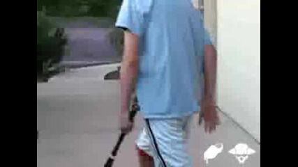 Стивън не е доволен от подаръка за рождения си ден