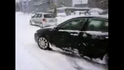 Румънец Закъсва В Снега