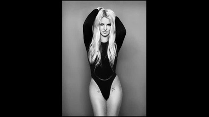 Превод: Britney Spears - Selfish - Femme Fatale Deluxe 2011 