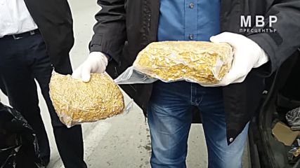 Задържаха контрабанден тютюн, скрит в тайници на автомобил