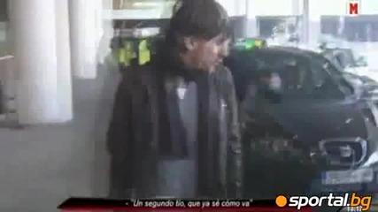 Фен следва Меси и панталоните му падат - Много смях