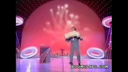 Cigar Box Juggling 