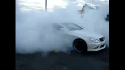 Mercedes Pravi Burnout