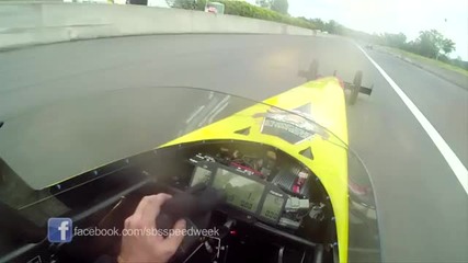 Драгстер се завъртя при 250 км/ч