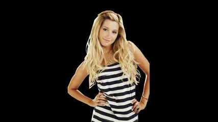 Ashley Tisdale - kiss the girl