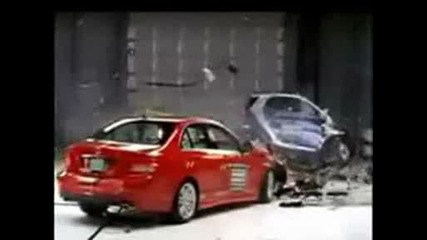 Crash Test - Mercedes C300 vs. Smart