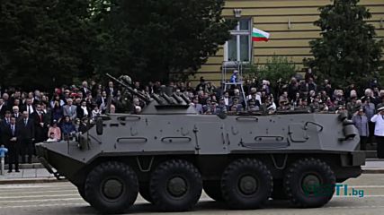 Армията отбеляза Деня на храбростта с грандиозен парад