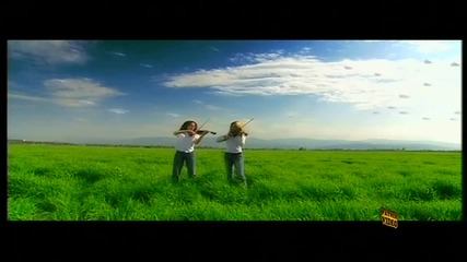 Емилия - Целувай ме - H D