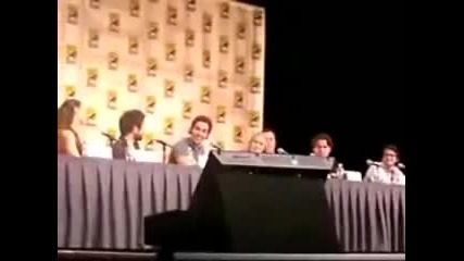 Chuck, Zachary Levi Impersonates Yvonne Strahovski at Comic Con 2008 