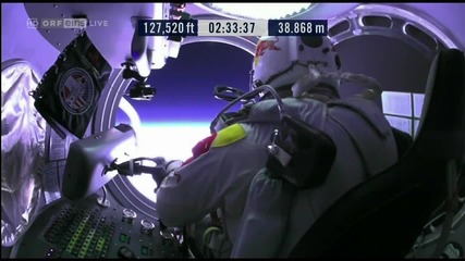 Невероятно! Феликс Баумгартнер Скача От Ръба На Космоса / 39 километра / !!!