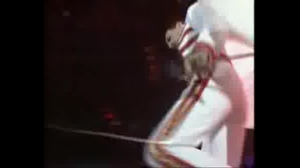 Freddie Mercury - We Will Rock You - Live