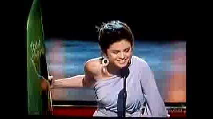 Selena Gomez Wins 2009 Teen Choice Awards