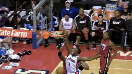 Rodney Posterizes Bosh