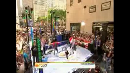 Justin Bieber - Baby ( Live Today Show 04.06.2010 )