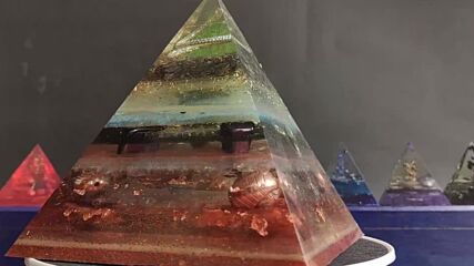 Изработка на оргонити пирамиди от Art of Amulets