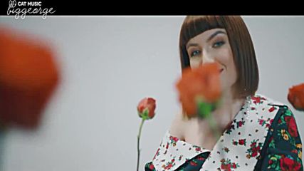 Alexandra Ungureanu ft. Marius Moga - Bate Bate ( Official Video )