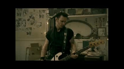 Green Day - 21 Guns [official Music Video]
