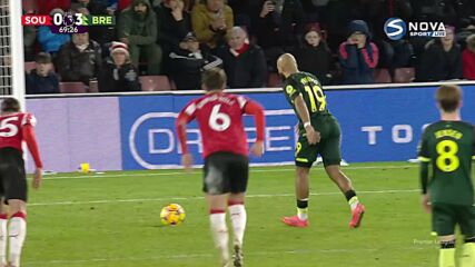 Браян Мбемо покачи на 3:0 след точно изпълнена дузпа