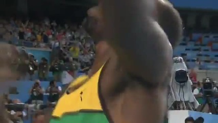 Usain Bolt печели на 200м. на Световното Първенство за 19.40 сек.