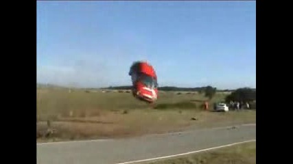 Rally - Crash Кола Се Обръща 3 пъти във въздуха