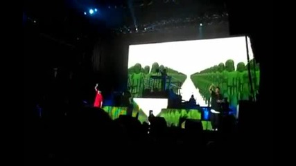 Eminem - Sing for the moment + Like toy soldiers (live) (voodoo festival 31.10.09) 