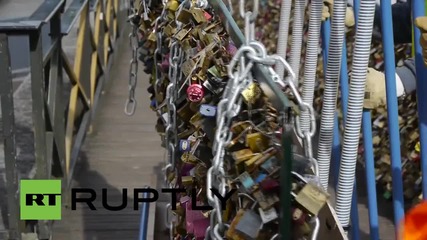 France: Almost a million 'love locks' removed from Ponts-des-Arts Bridge