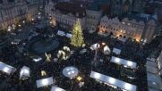 Н Коледният пазар в Прага се завърна след двугодишно прекъсване (ВИДЕО)