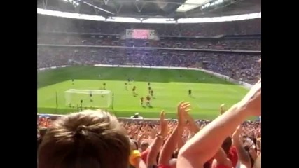 Феновете на Юнайтед аплодират гола на Бербатов срещу Челси