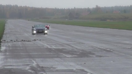 Exterior: Ferrari 458 Italia vs Nissan Gt-r decat Y-pipe from standstill in the rain