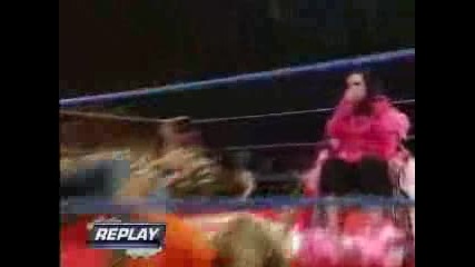 Rey Mysterio Knocks Out Vickie Guerrero