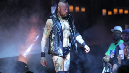 Aleister Black cancels Elias' performance: Raw, Feb. 18, 2019