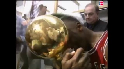 Michael Jordan - Печели първата титла на Nba