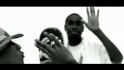 Snoop Dogg featuring Pharrell - Drop It Like Its Hot