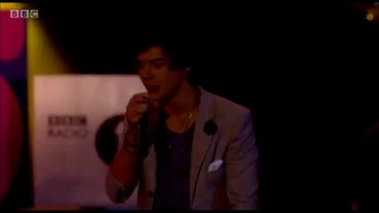One Direction изпълняват Moments на Teen Awards 2012