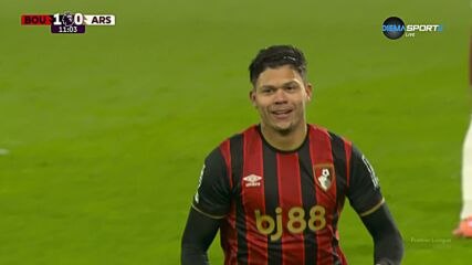 Еванилсон изведе Борнемут напред