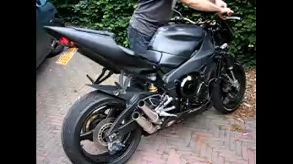 Yamaha R1 зверски звук