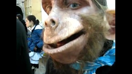 mono humano - живо същество 
