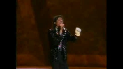 Michael Jackson - Billie Jean - First Moonwalk