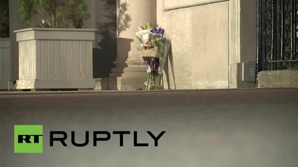 USA: New Yorkers lay flowers outside French Consulate in memory of Paris attack victims