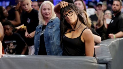 Becky Lynch's disguise fools us all (especially Charlotte Flair): WWE Now