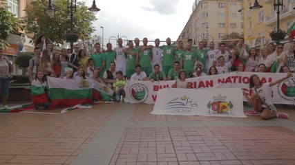 Волейболните национали смаяха минувачите в центъра на София