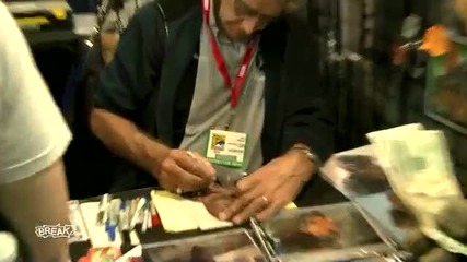 Chewbacca Humps Comic Con ( with Peter Mayhew ) 