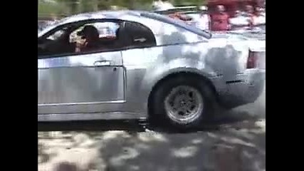 Ford Mustang Burnout 