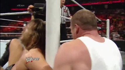 Daniel Bryan vs. Kane Raw